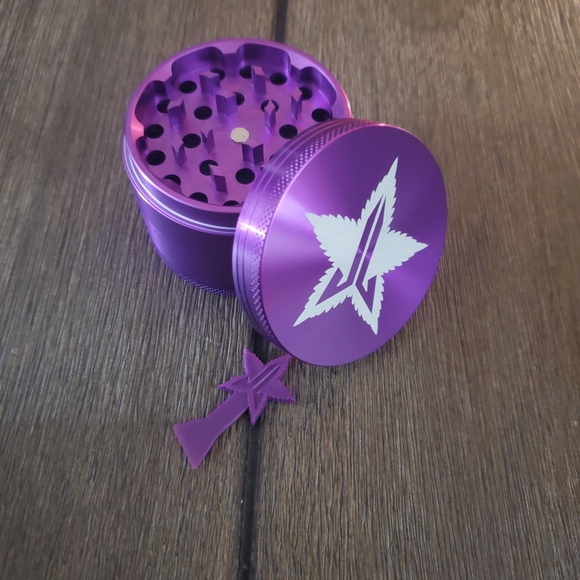 Jeffree Star - Picture 3 of 3